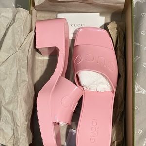 Gucci Pastel pink rubber women’s slide sandal size:39=9US